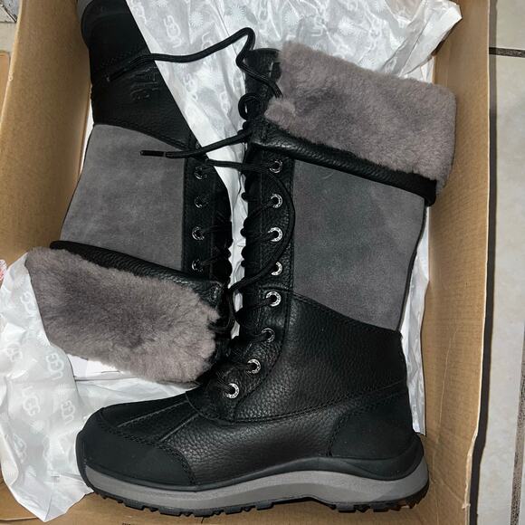 UGG Women's Adirondack Tall Boot III Gray and Black Size 5 - Picture 5 of 8
